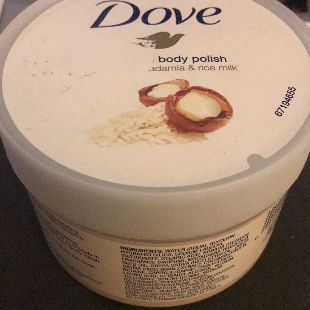 Dove Body Polish With Macadamia & Rice Milk